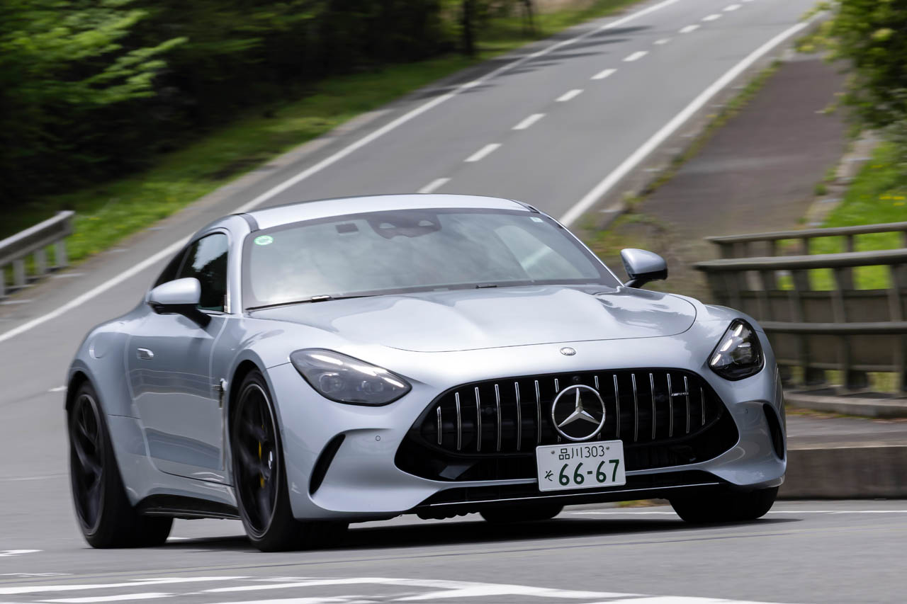「メルセデスAMG GT」3台を一気乗り！ 直4とV8とV8・PHEV、走りのパフォーマンスはどう違うのか？